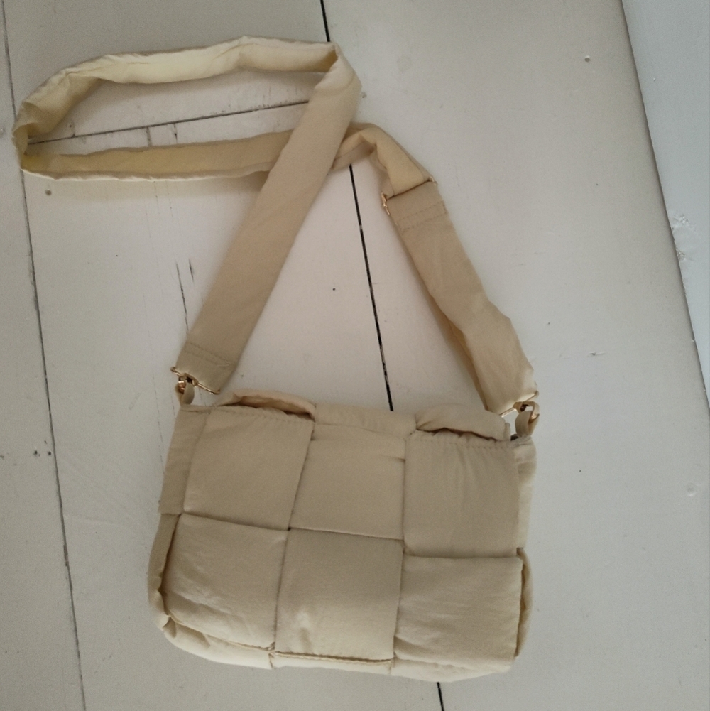 Women's Cream Beige Puffer Basketweave Crossbody Bag - Picture 2 of 5